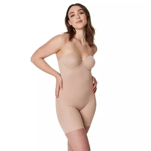 Spanx Flawless Finish Strapless Cupped Midthigh Bodysuit Neutral Size M - Picture 2 of 7